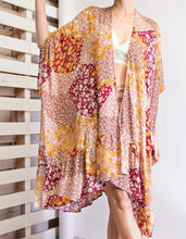 Load image into Gallery viewer, Easel Daisy Patch Kimono
