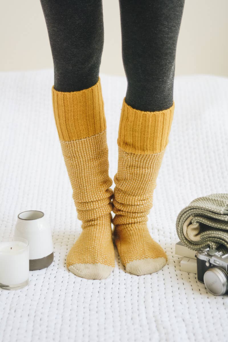 Two-Tone Lounge Socks